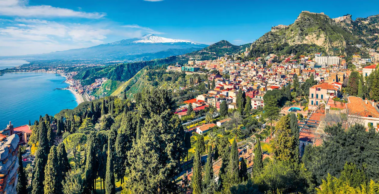Taormina Foto: Copyright © Sisterscom.com / Depositphotos
