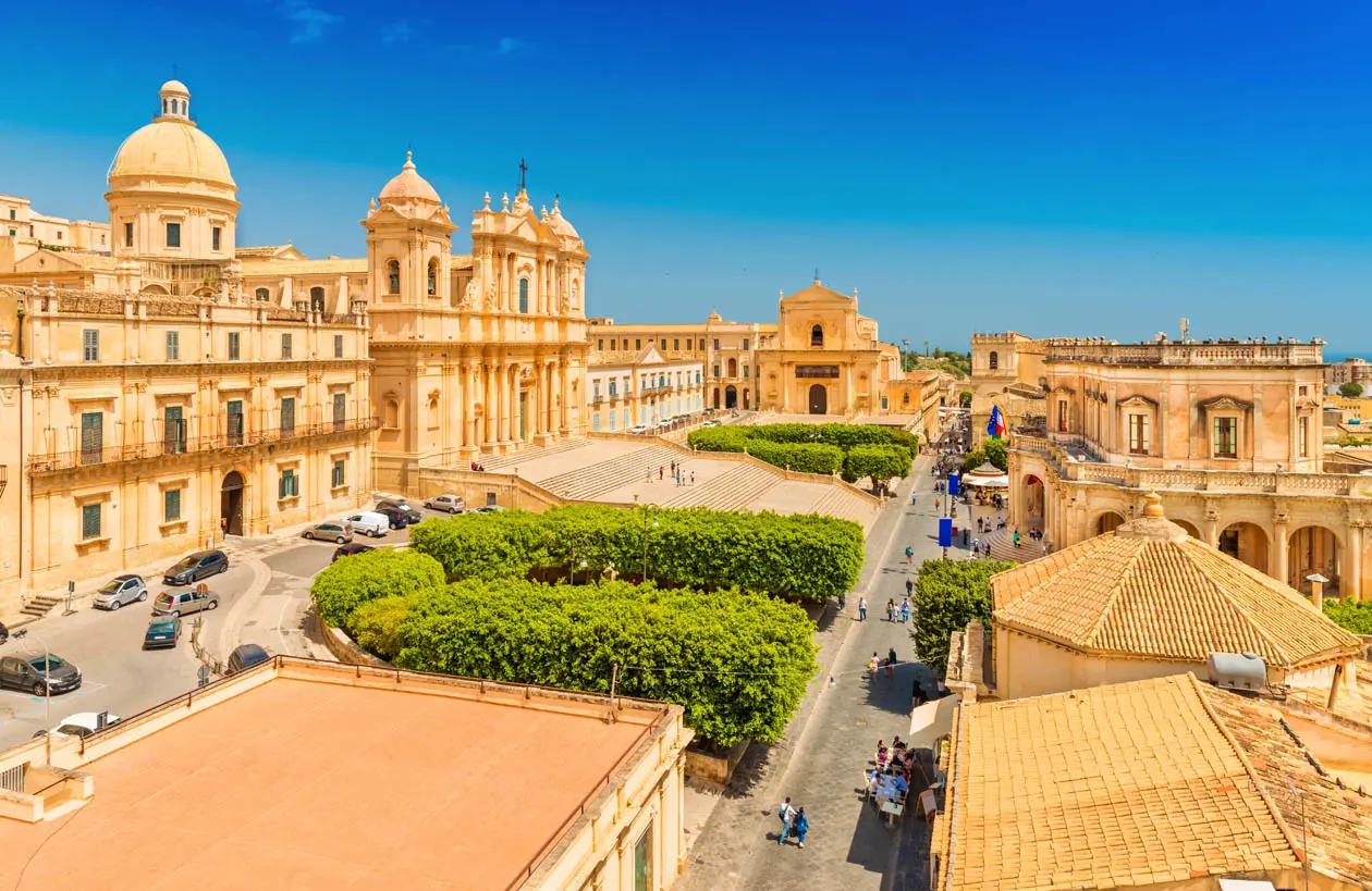 Noto Foto: Copyright © Sisterscom.com / Depositphotos
