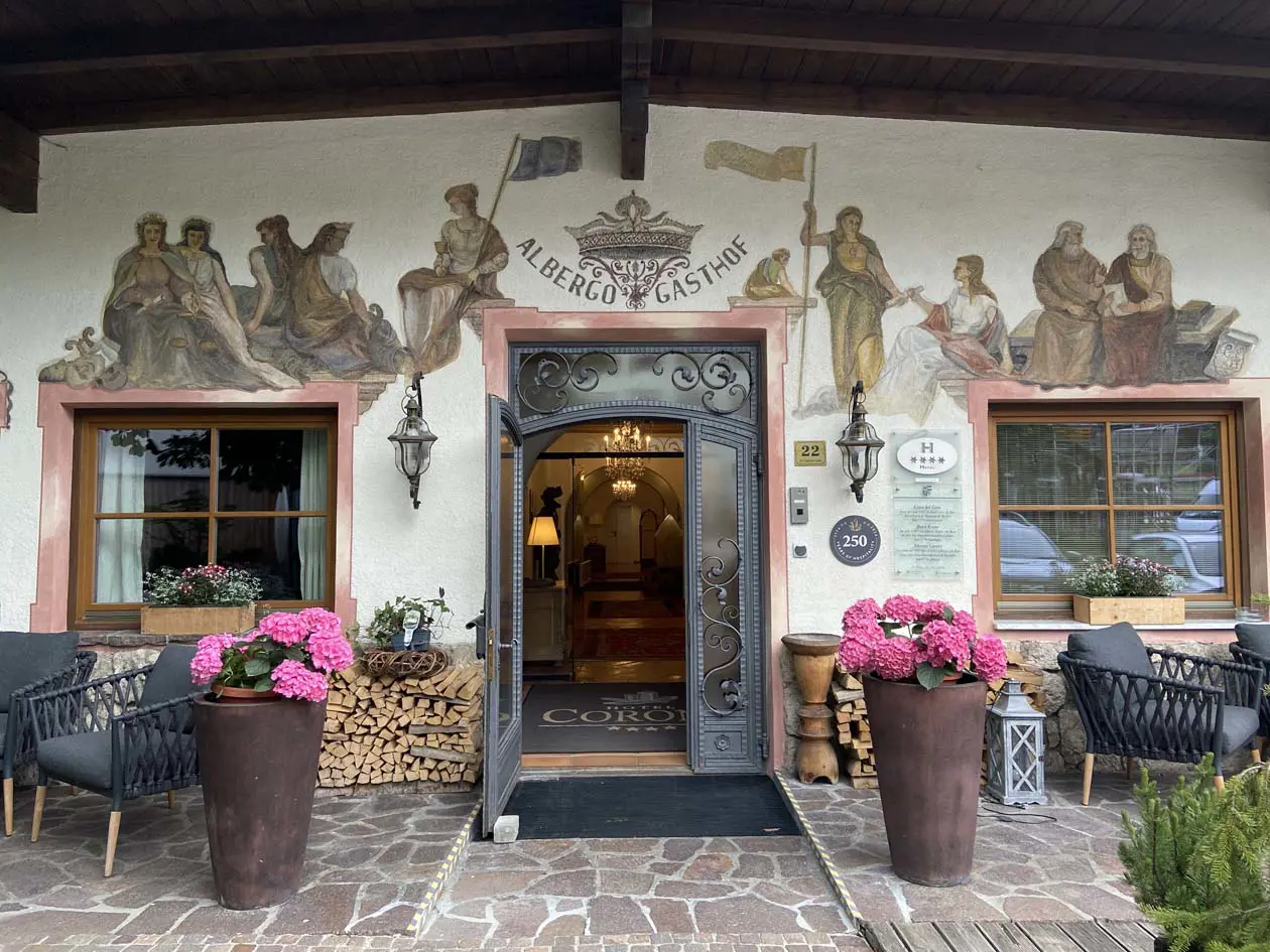 Hotel Corona, San Vigilio di Marebbe Foto: Copyright © Sisterscom.com / Avion Tourism Magazine