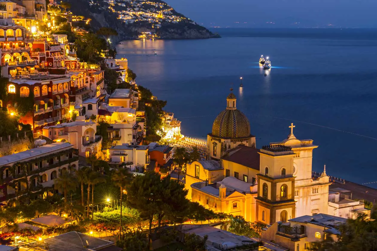 Costiera Amalfitana, Positano. Foto: Copyright © Sisterscom.com / Depositphotos