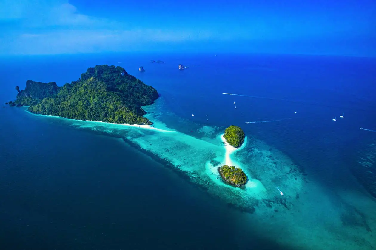 Isole di Poda, Krabi, Thailandia Foto: Copyright © Sisterscom.com / Depositphotos