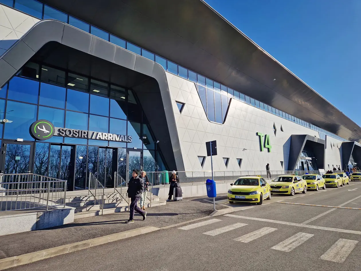 Iasi Airport Copyright © Sisterscom.com / Depositphotos