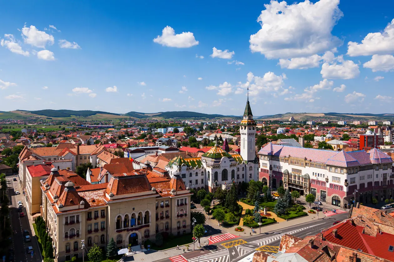 Targu Mures. Photo: Copyright © Sisterscom.com / Shutterstock