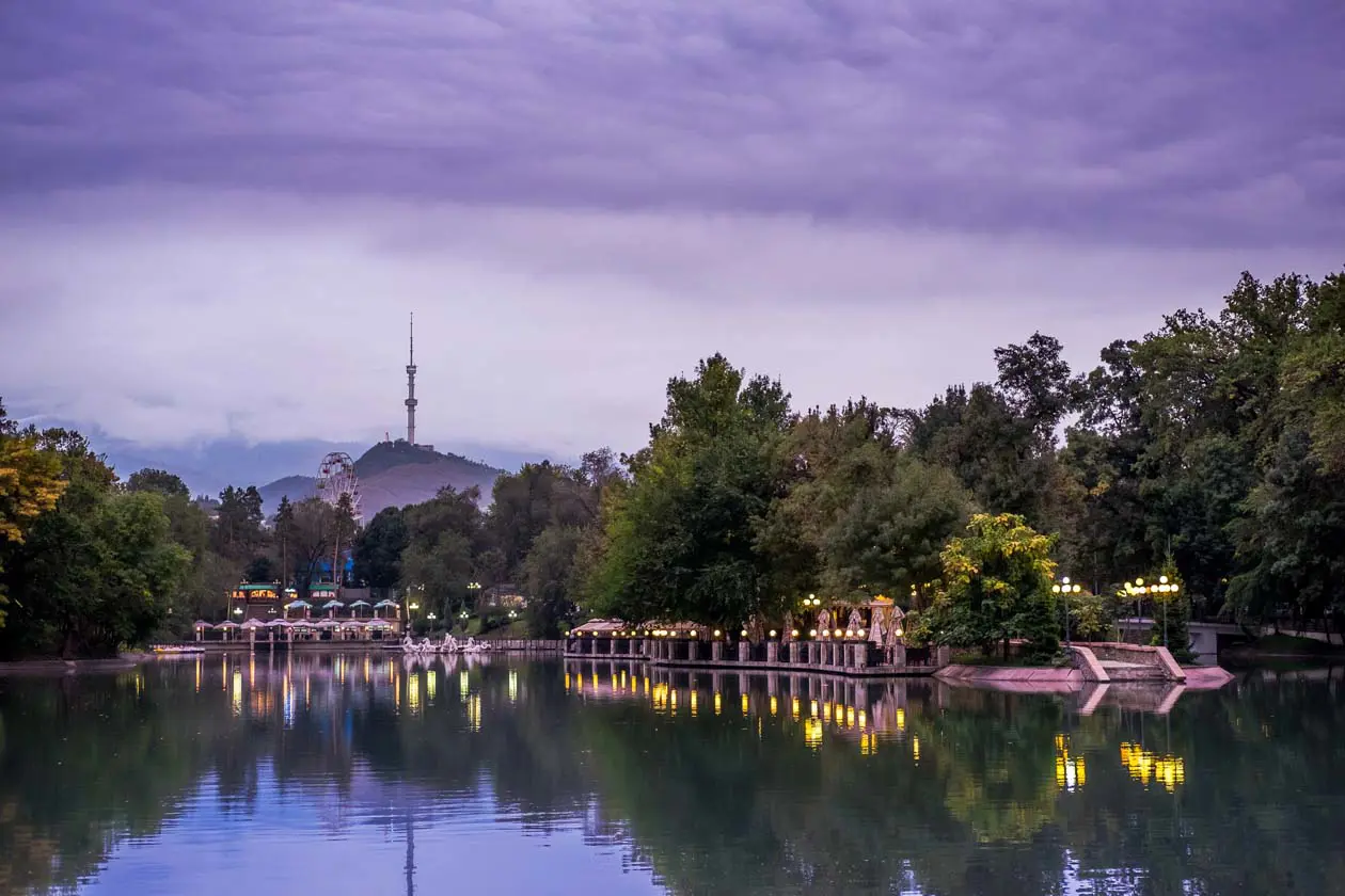 Central Park, Almaty Copyright © Sisterscom.com / Depositphotos