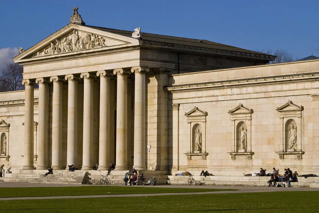 Kunstarealviertel - Glyptothek am Königsplatz © München Tourismus, Luis Gervasi