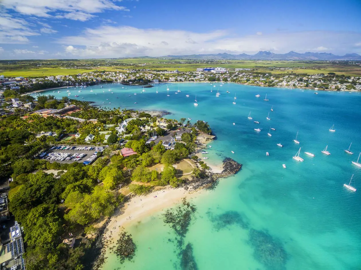 Grand Baie a Mauritius Copyright © Sisterscom.com / Depositphotos