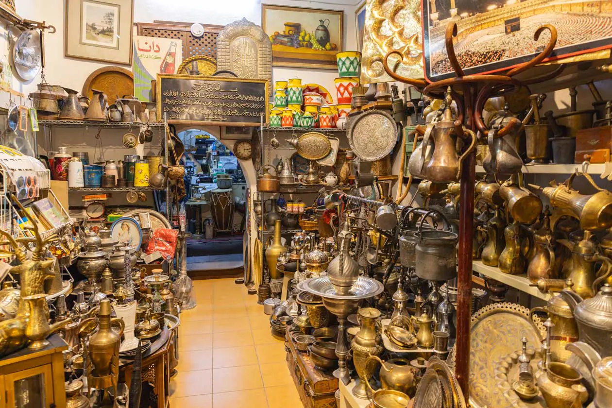 Jeddah,&nbsp;negozi nel quartiere Al-Balad&nbsp;Foto: Copyright © Sisterscom.com /&nbsp;Depositphotos