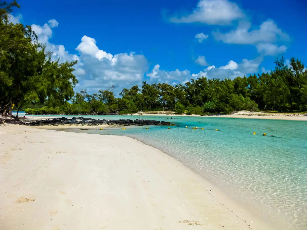 Île aux Cerfs a Mauritius Copyright © Sisterscom.com / Depositphotos