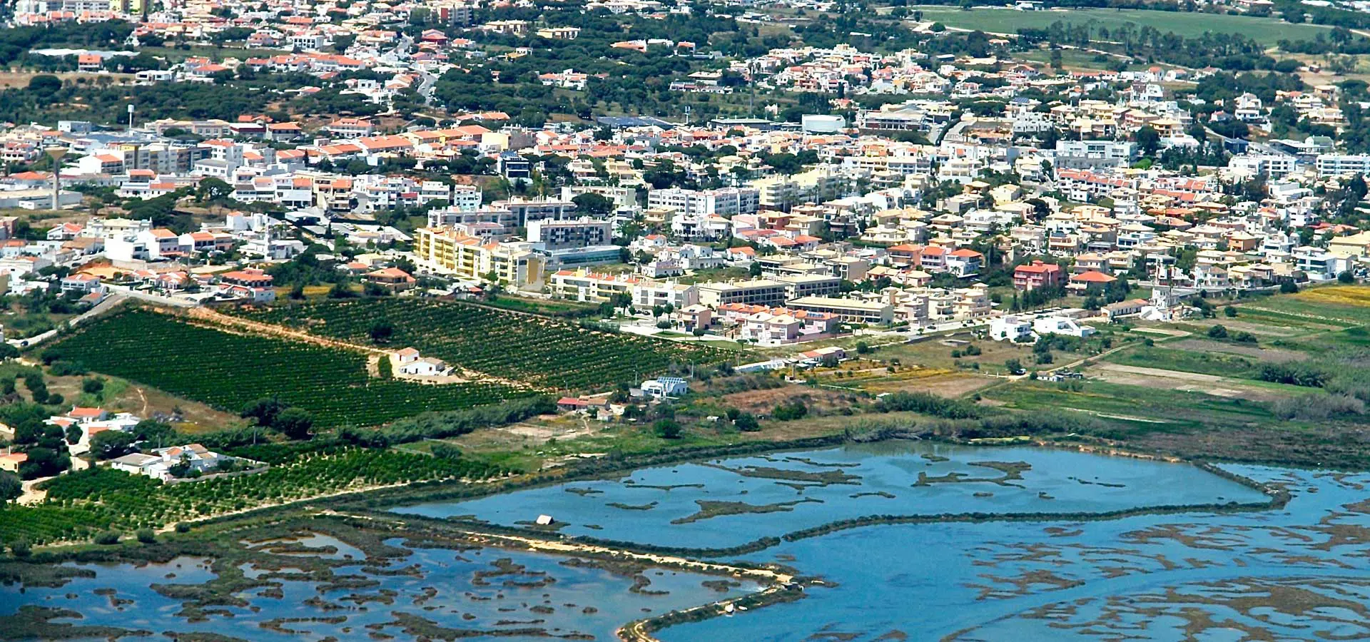 Faro. Foto:&nbsp;Copyright © Sisterscom.com /&nbsp;Shutterstock