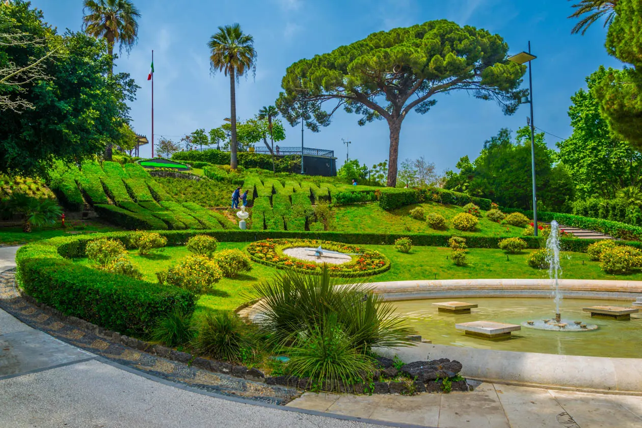 Catania, Giardino Bellini Foto: Copyright © Sisterscom.com / Depositphotos