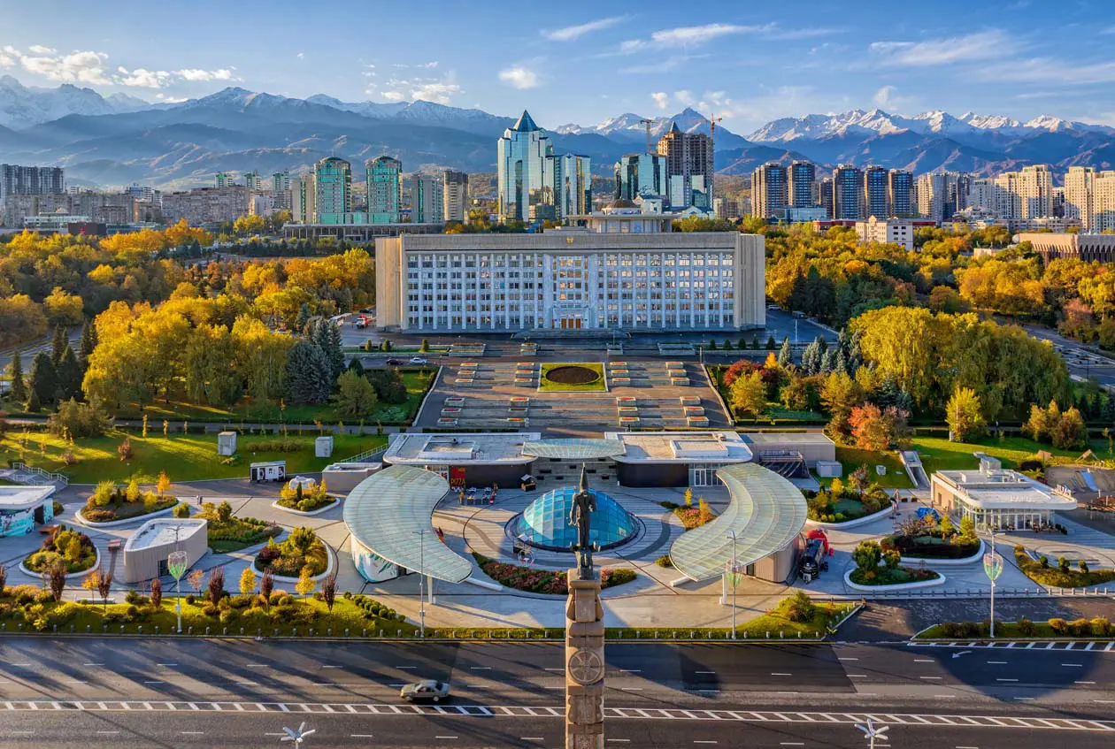 Piazza della Repubblica, Almaty Copyright © Sisterscom.com / Depositphotos
