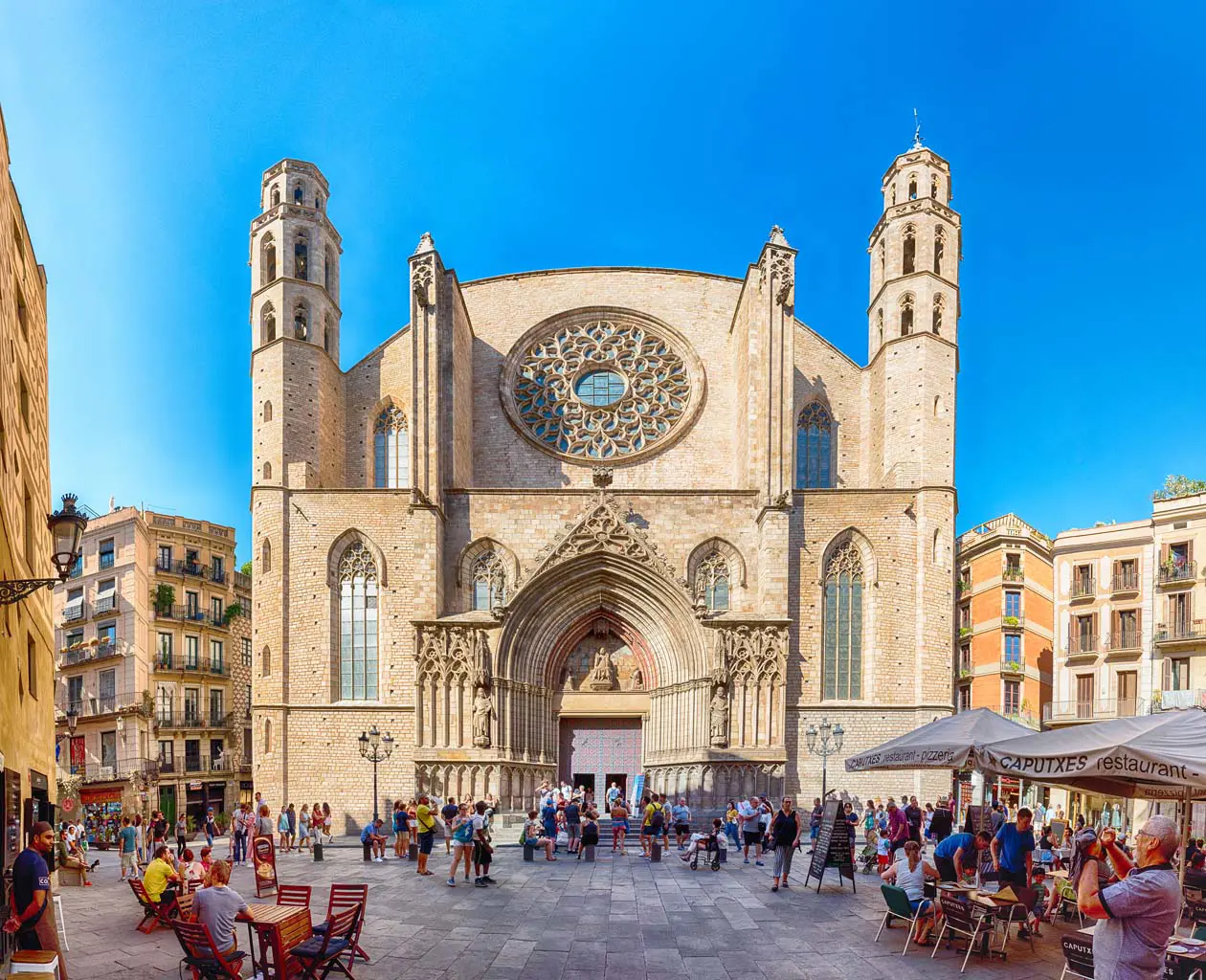 Basilica di Santa Maria del Mar a Barcellona Foto: Copyright © Sisterscom.com / Depositphotos