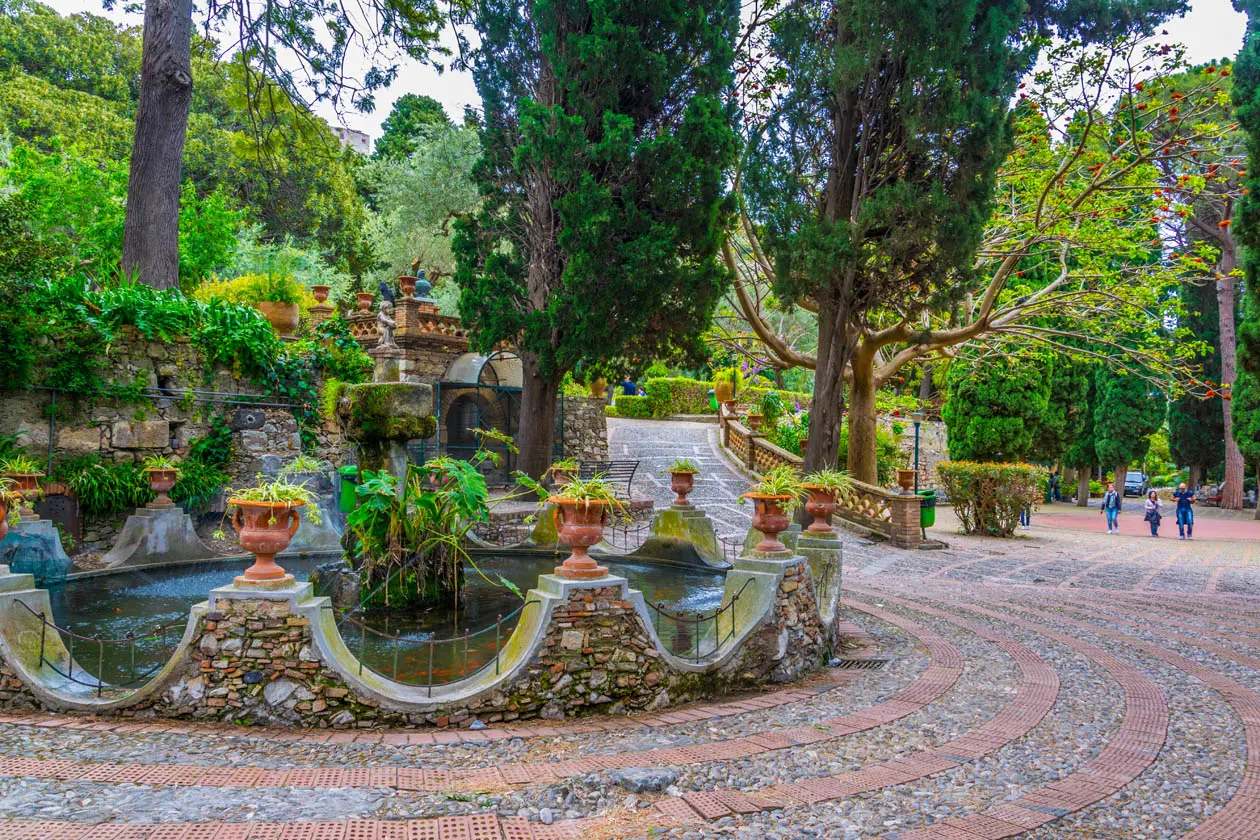 Villa Comunale di Taormina Foto: Copyright © Sisterscom.com / Depositphotos