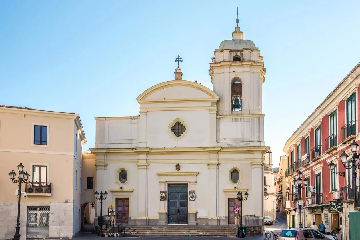 Cathedral, Crotone Foto: Copyright © Sisterscom.com / Depositphotos
