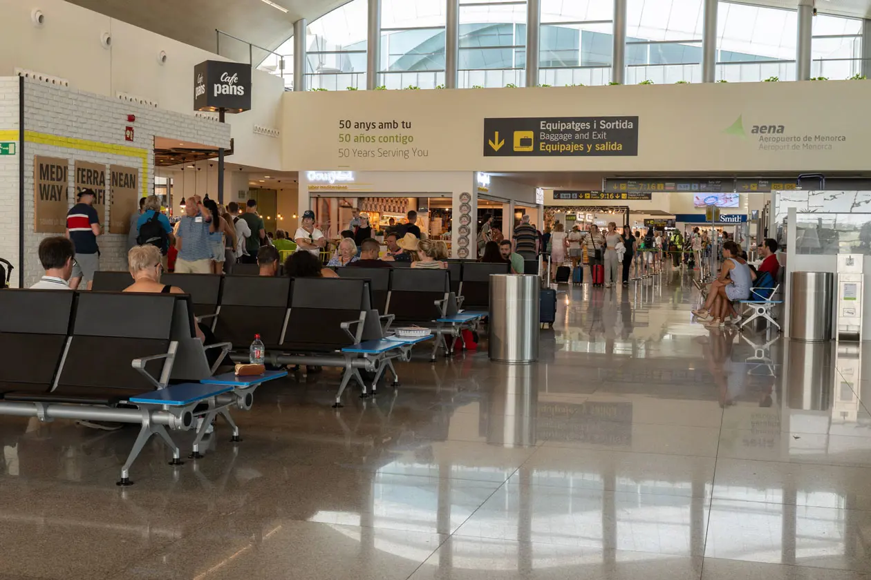 Aeroporto di Minorca Copyright © Sisterscom.com / Depositphotos