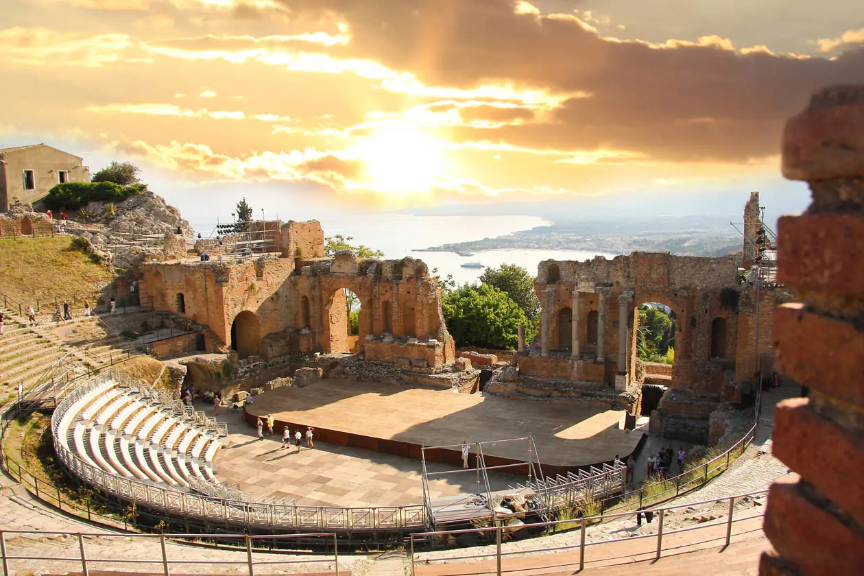 Teatro Antico di Taormina Foto: Copyright © Sisterscom.com / Depositphotos