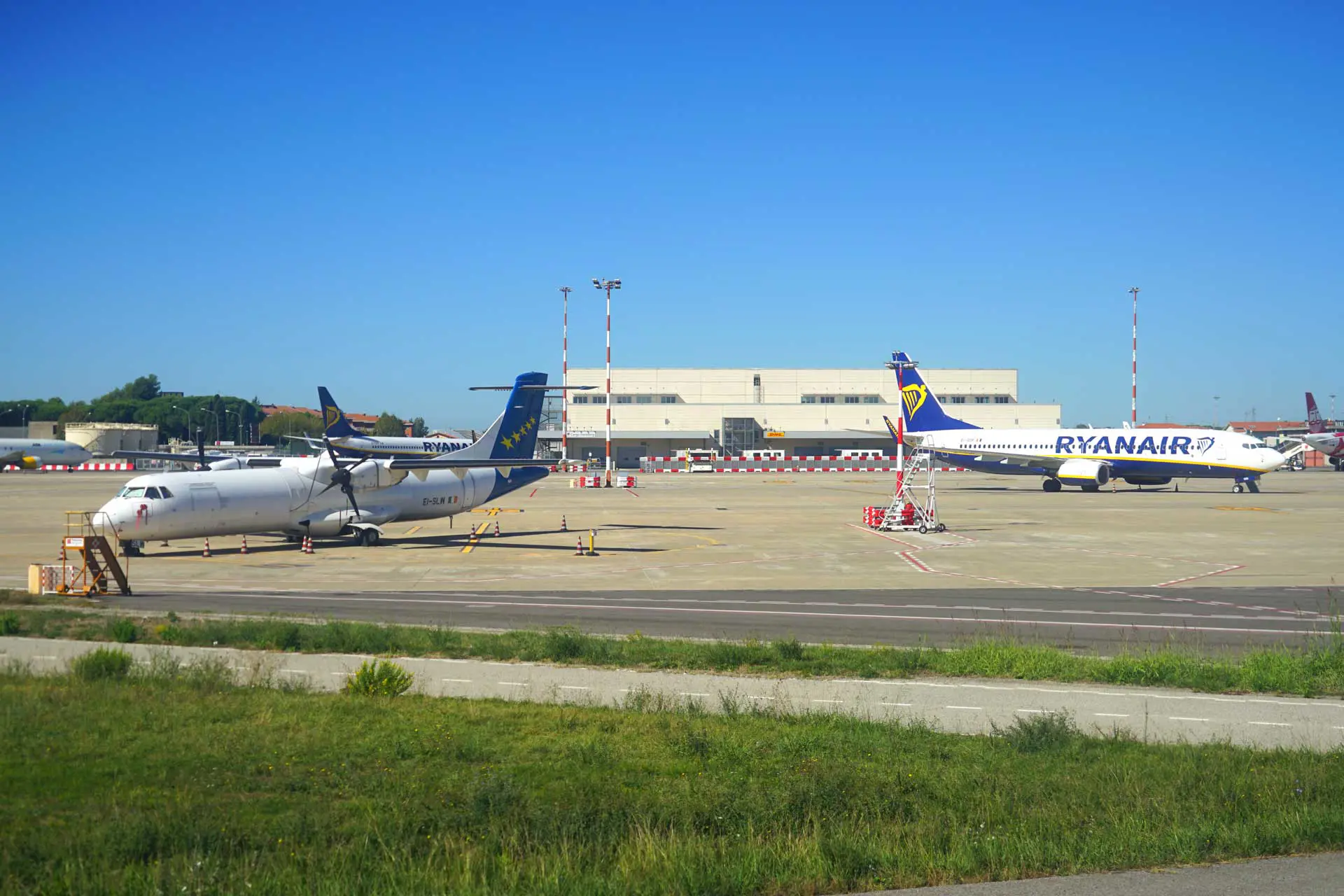 Pisa Airport. Photo: Copyright © Sisterscom.com / EQRoy / Shutterstock