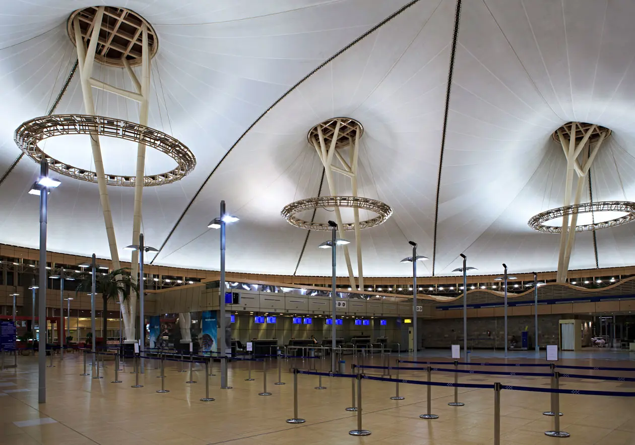 Aeroporto di Sharm El Sheikh Copyright © Sisterscom.com / Depositphotos