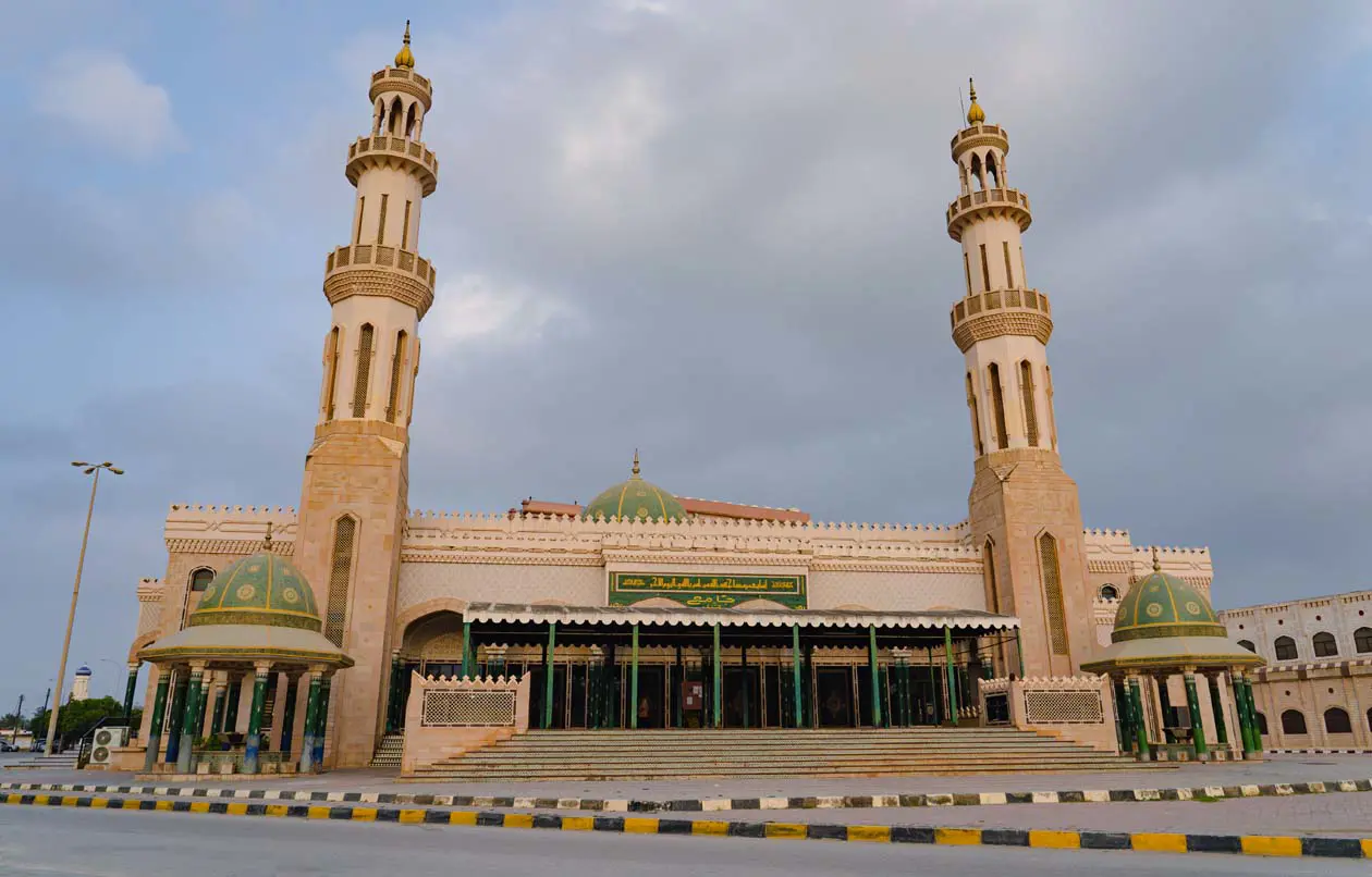 Masjid Al Shanfari, Salalah  Foto Copyright © Sisterscom.com / Depositphotos
