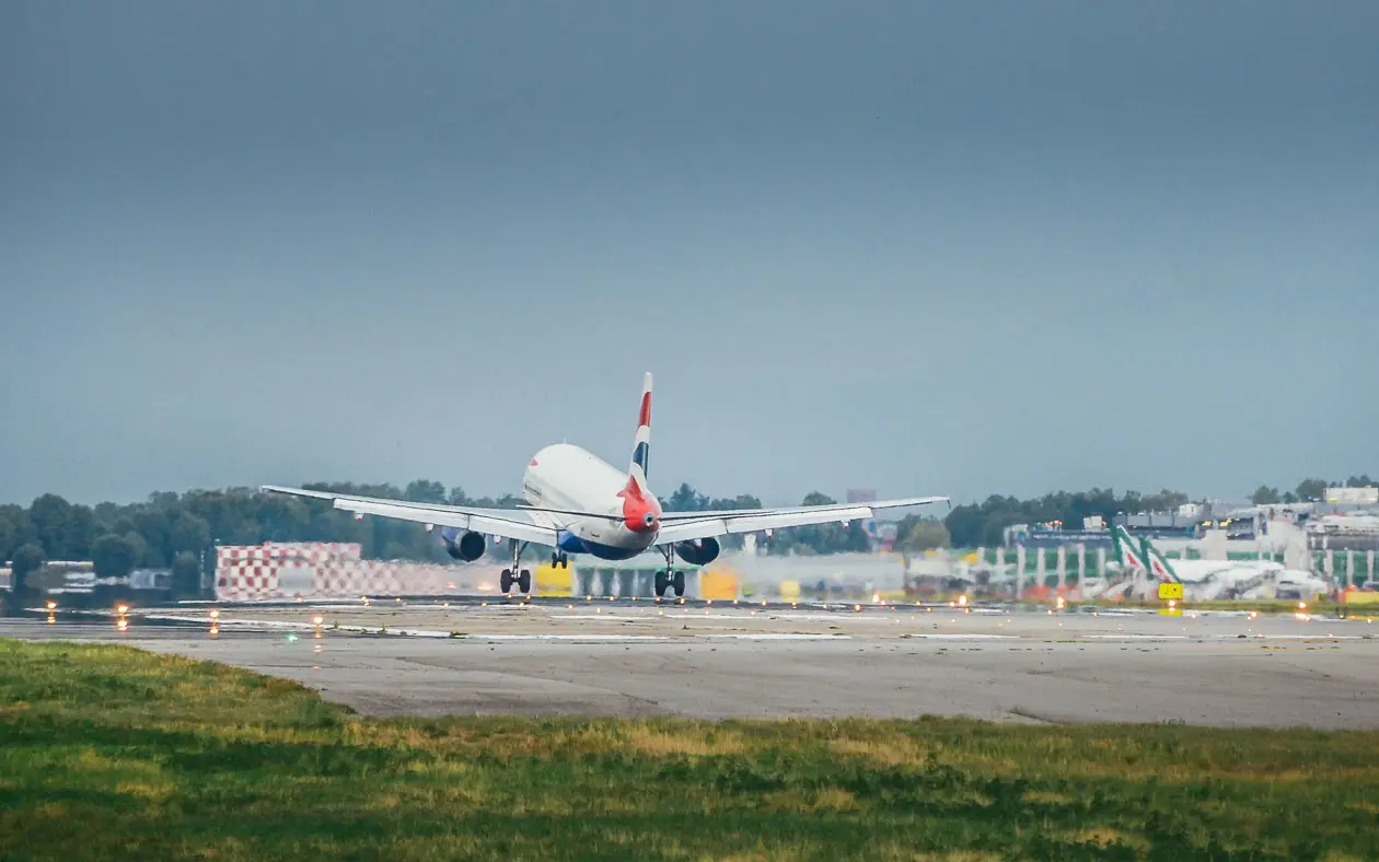 Aeroporto di Milano Linate, Foto: Copyright © Sisterscom.com / Depositphotos.com