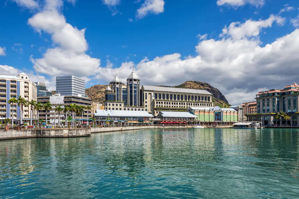 Lungomare di Port Louis a Mauritius Copyright © Sisterscom.com / Depositphotos