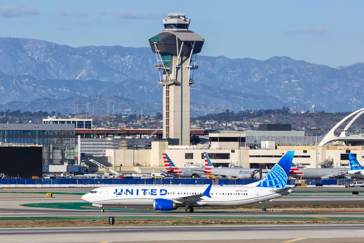 Aeroporto Internazionale di Los Angeles Copyright © Sisterscom.com / Deposithphotos