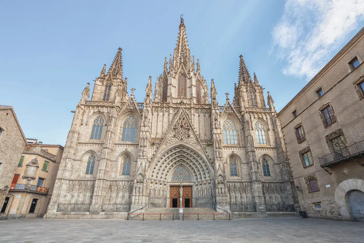 Cattedrale di Barcellona, Quartiere Gotico Foto: Copyright © Sisterscom.com / Depositphotos