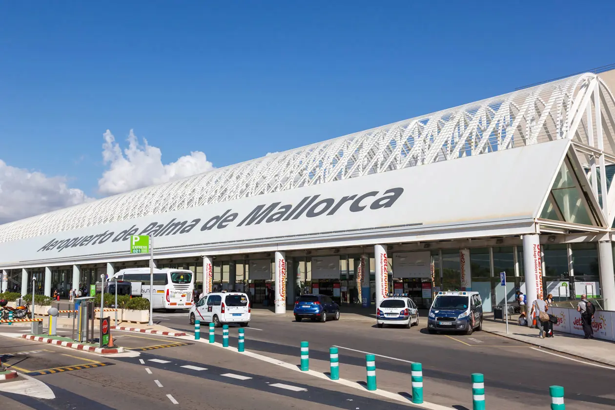 Aeroporto di Palma di Maiorca Copyright © Sisterscom.com / Depositphotos
