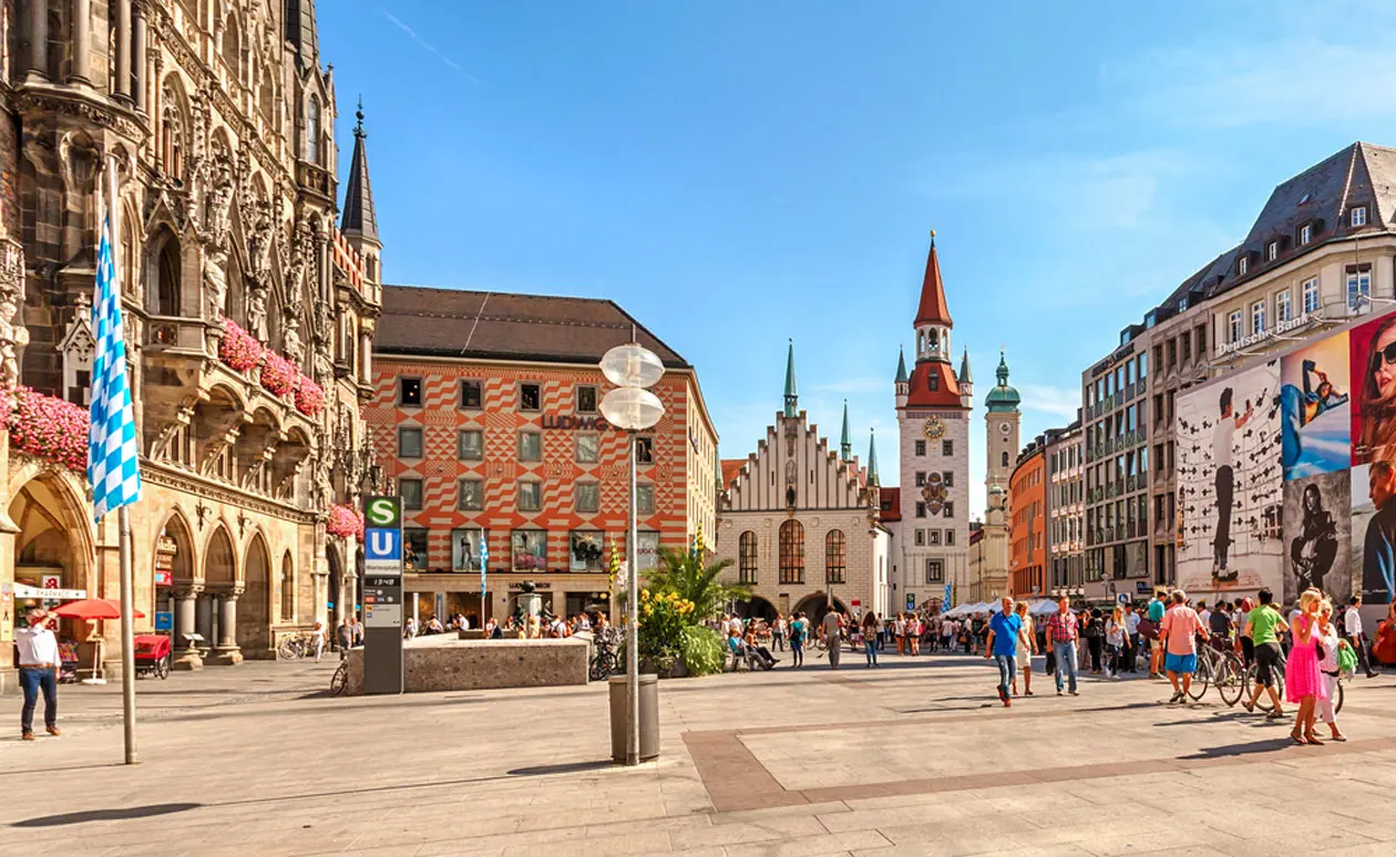 Marienplatz. Photo: Copyright © Sisterscom.com, Shutterstock