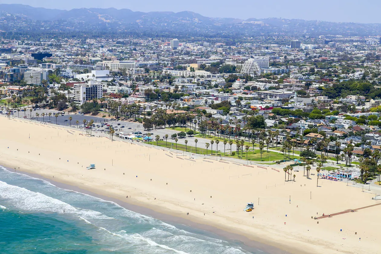 Venice Beach, Los Angeles. Photo: Sisterscom.com, Shutterstock