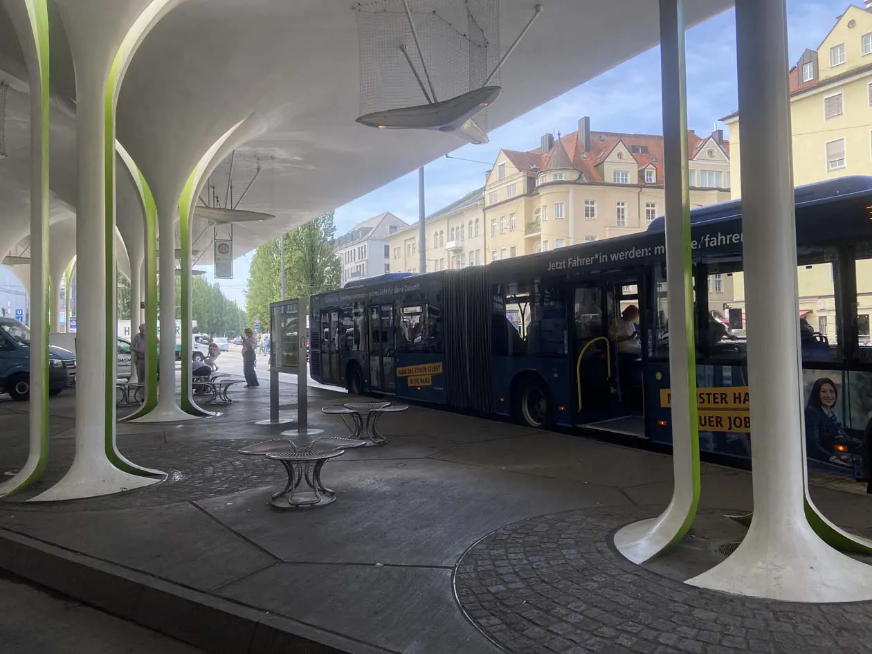 Stazione Münchner Freiheit Foto: © Avion Tourism Magazine / Sisterscom.com