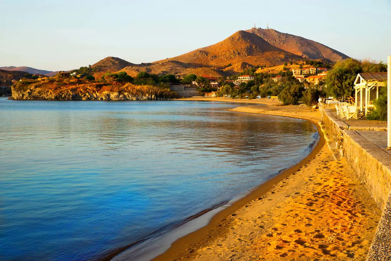 Spiagge a Lemnos vicino a Myrina Foto: Copyright © Sisterscom.com /&nbsp;Depositphotos 
