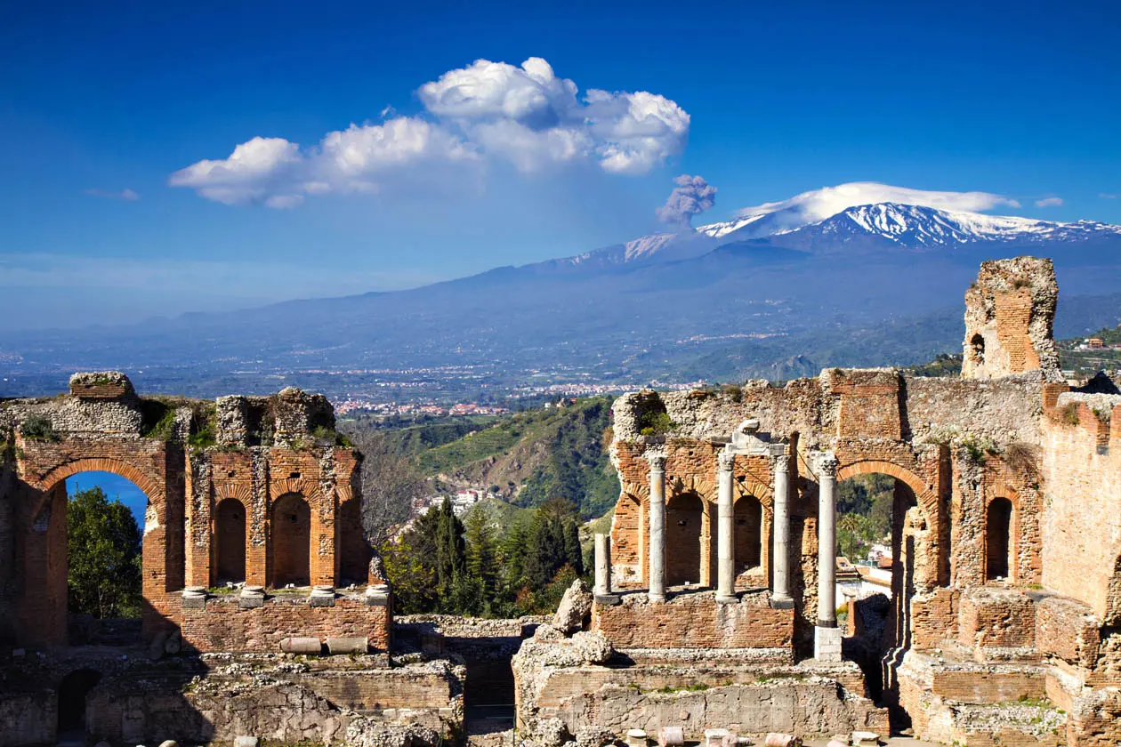 Teatro Antico di Taormina Foto: Copyright © Sisterscom.com / Depositphotos