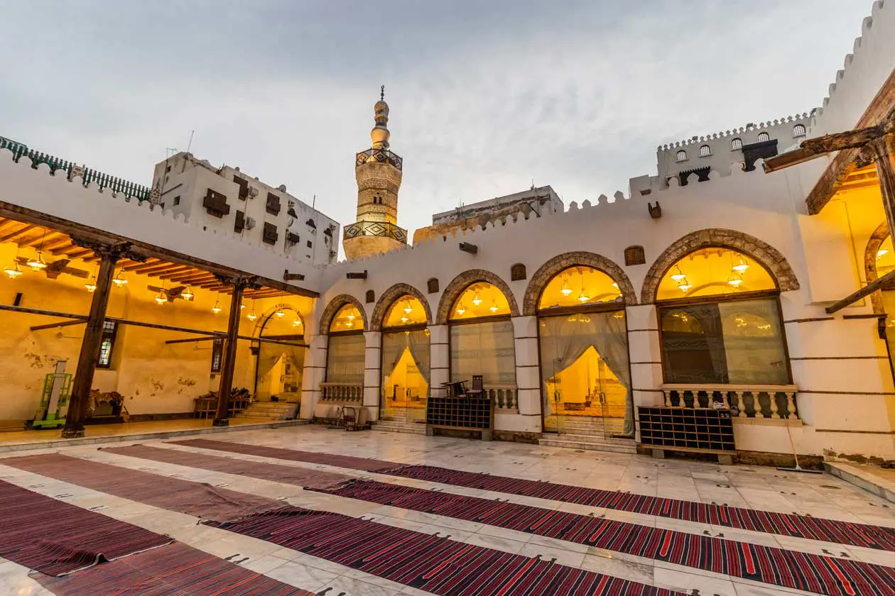 Jeddah,&nbsp;Moschea Al Shafi’i nel quartiere Al-Balad, Patrimonio dell'Umanità&nbsp;Foto: Copyright © Sisterscom.com /&nbsp;Depositphotos