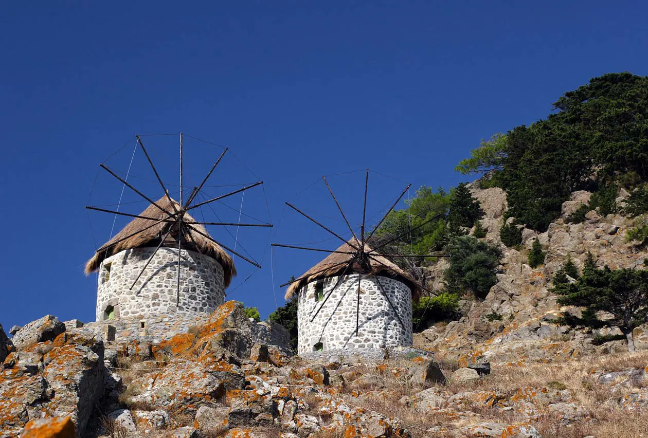 Mulini nel villaggio di Kontias Foto: Copyright © Sisterscom.com /&nbsp;Depositphotos 