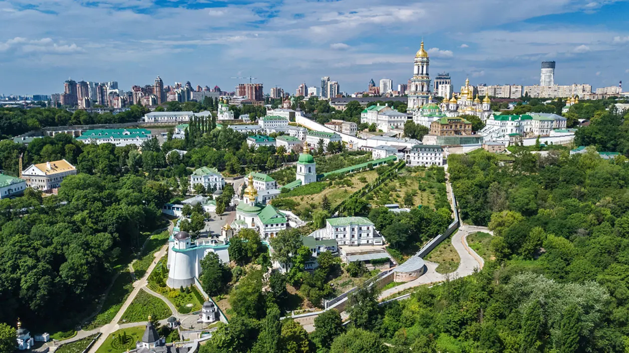 Kyiv Photo: Copyright © Sisterscom.com, Shutterstock 