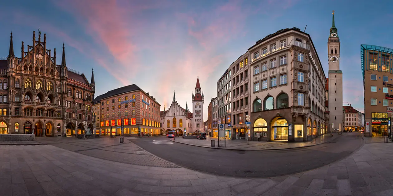 Marienplatz. Photo: Copyright © Sisterscom.com, Shutterstock