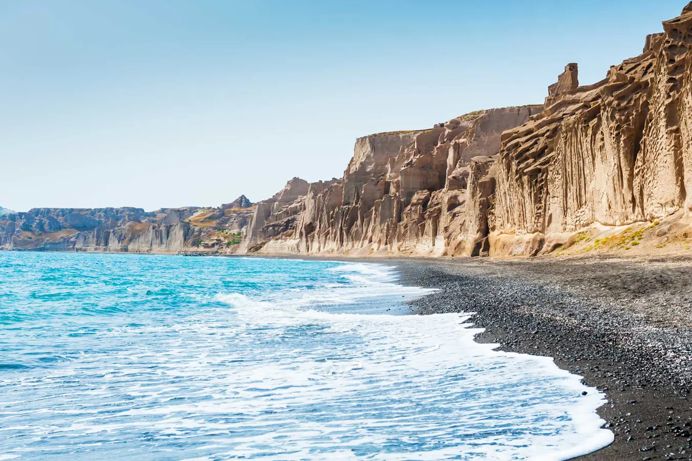 Santorini. Spiaggia Vlychada.