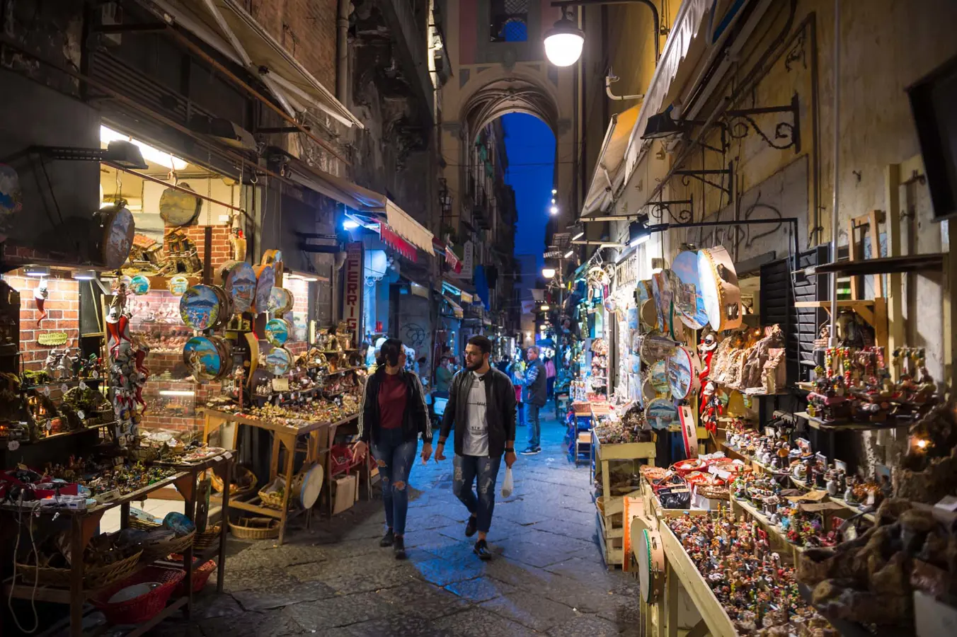 Via San Gregorio Armeno a Napoli.