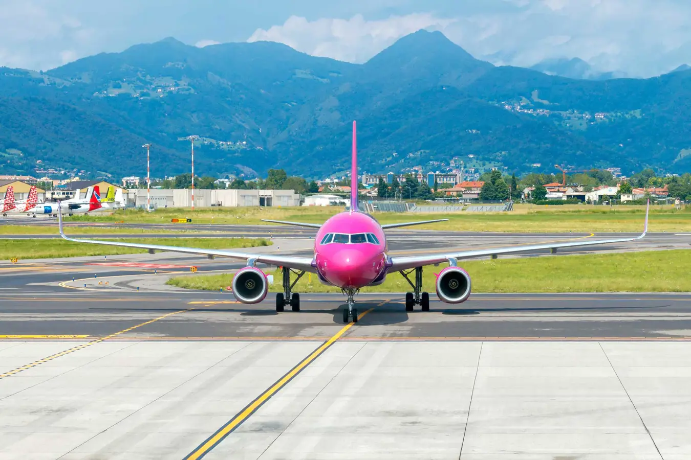 Vola con Wizz Air Avion Tourism Vola con Wizz Air Avion Tourism