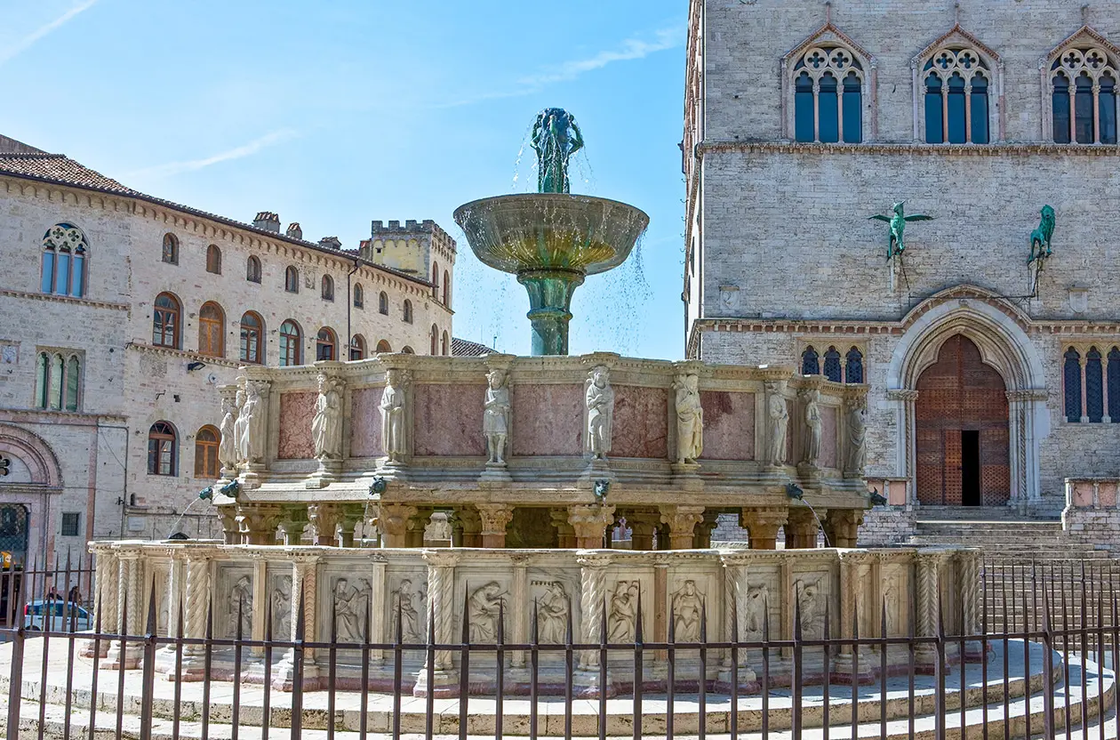 Great Fountain of Perugia. Photo Sisterscom.com, Shutterstock
