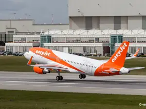 EasyJet - Avion Tourism