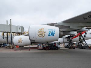 Emirates utilizza SAF all'aeroporto di Amsterdam