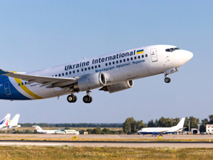 Ukraine International Airlines annuncia la sospensione dei voli di linea e charter da/per l'Ucraina