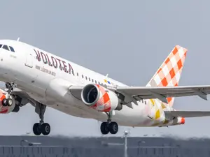 Volotea vola verso Nantes da Firenze