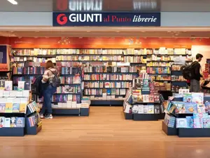 Giunti al Punto bookshop at Verona airport