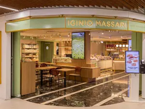Iginio Massari opens the first airport bistro with kitchen in Milan Linate
