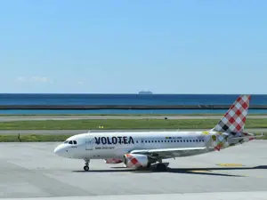 Nuova rotta esclusiva di Volotea da Palermo a Santorini