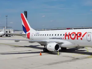 Hop Airlines - Avion Tourism