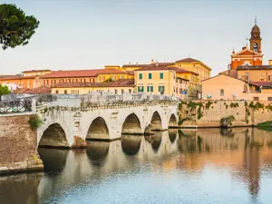 Rimini between sea and hinterland: beaches, cycle paths and villages to discover